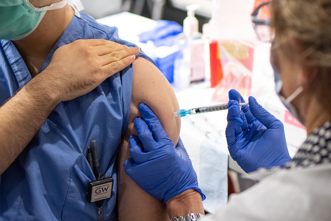 乔治华盛顿大学商学院接种新冠疫苗
