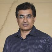 SMU李光前商学院教师Shantanu BHATTACHARYA