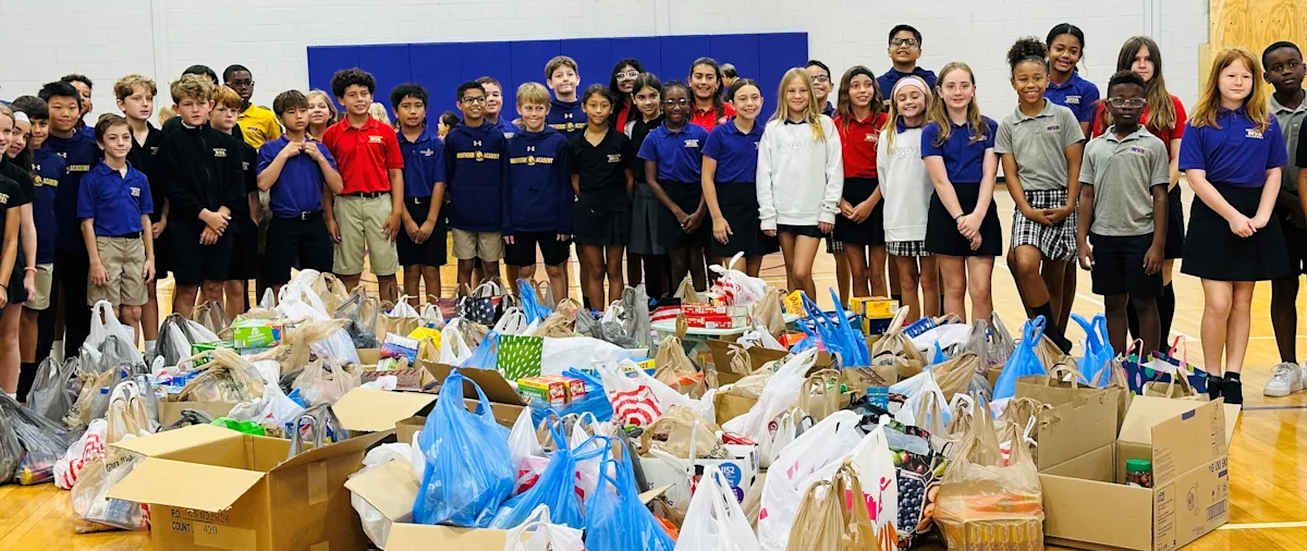 MVA Lower School Donates Food to Neighborhood Center